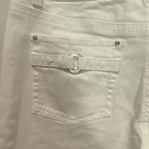 White House Black Market Flare bootcut White Jeans - Picture 5 of 5